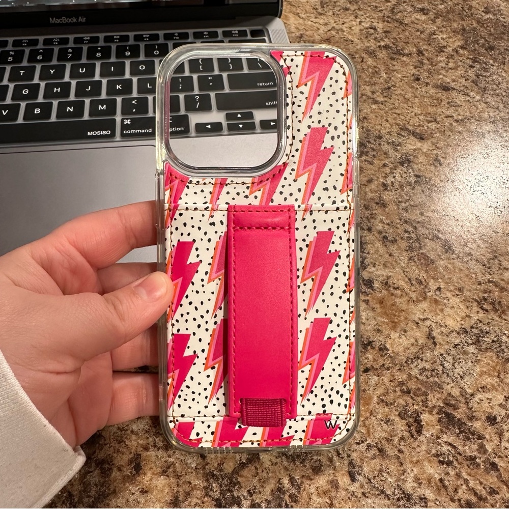 walli iphone 14 pro case